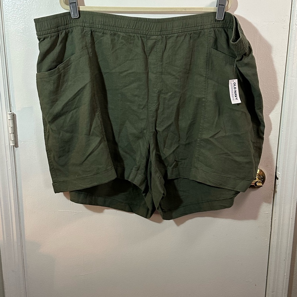 Old Navy Dark Green Cargo Shorts for women